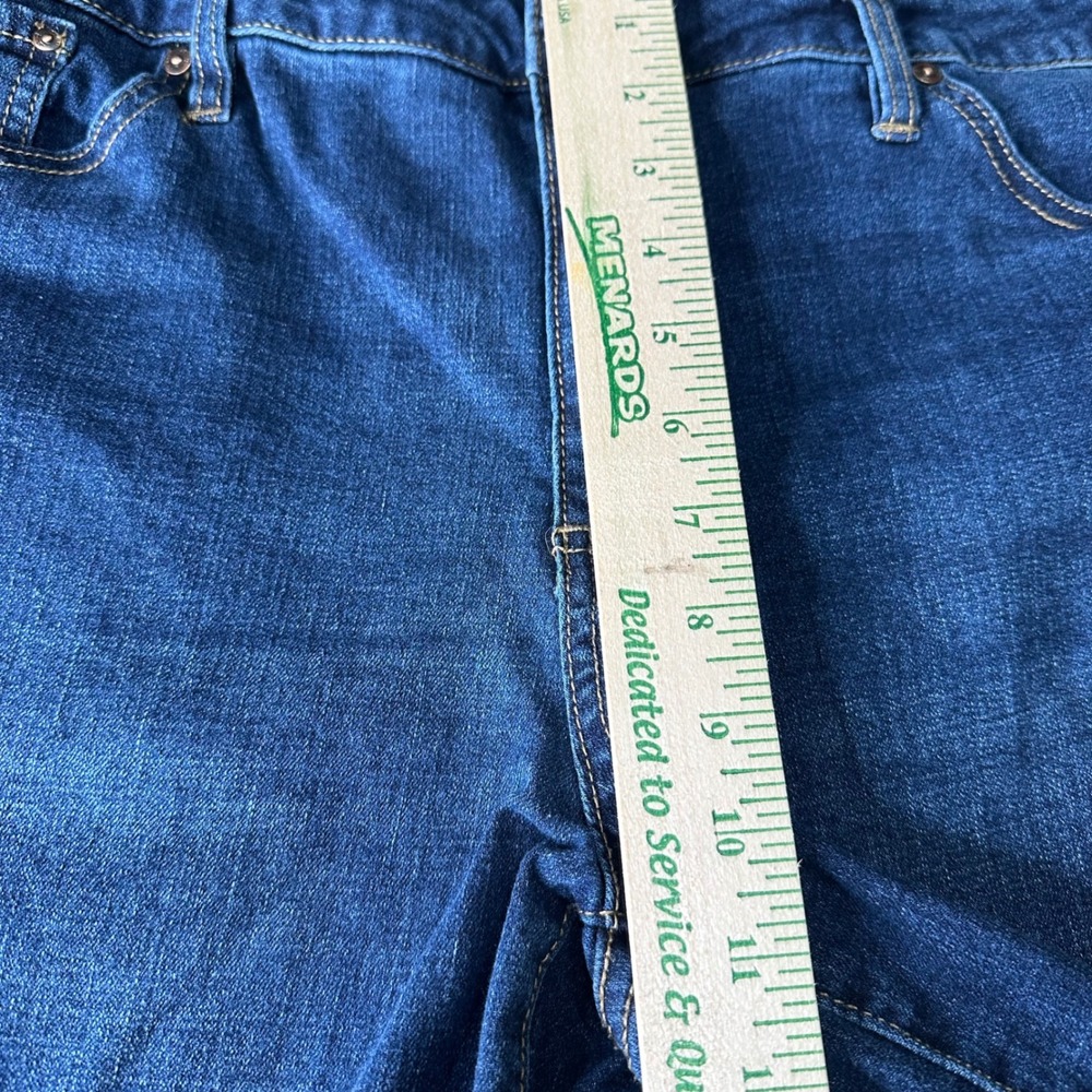Seven7 Womens Size 16 Denim Bermuda Shorts Medium Wash Blue Stretch Knee Length - Picture 7 of 10